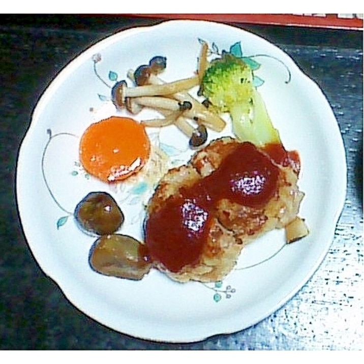 鶏ひき肉のハンバーグ(ケチャップ&中濃ソース)